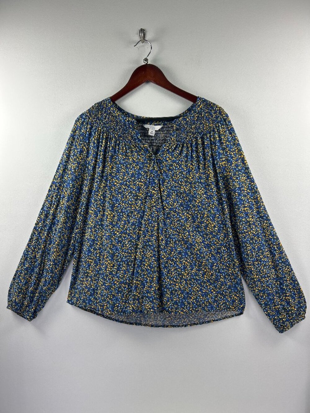 Croft & Barrow Blue Floral Smocked Long Sleeve Blouse Medium